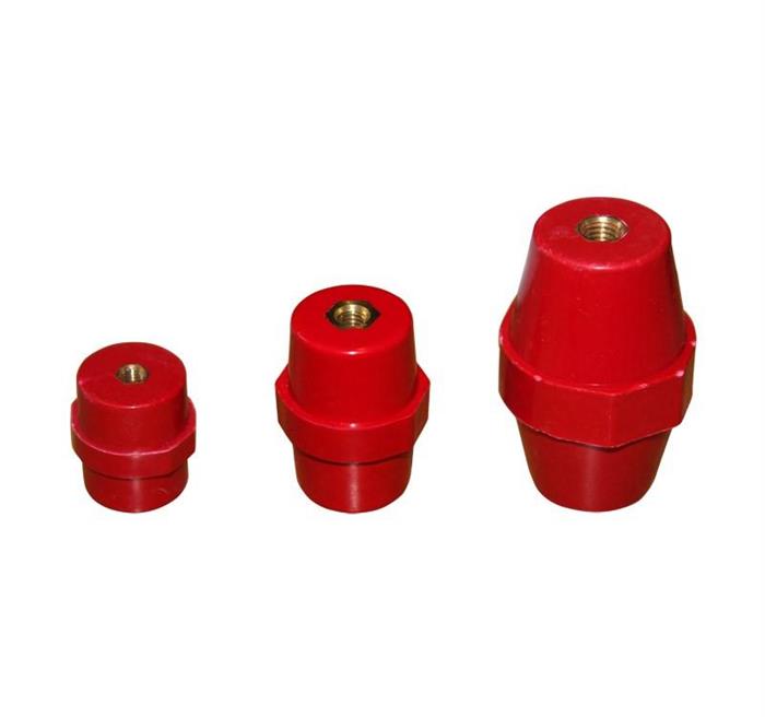 IZOLATOR BUTOIAS HEX. FI10 H = 77 02-425